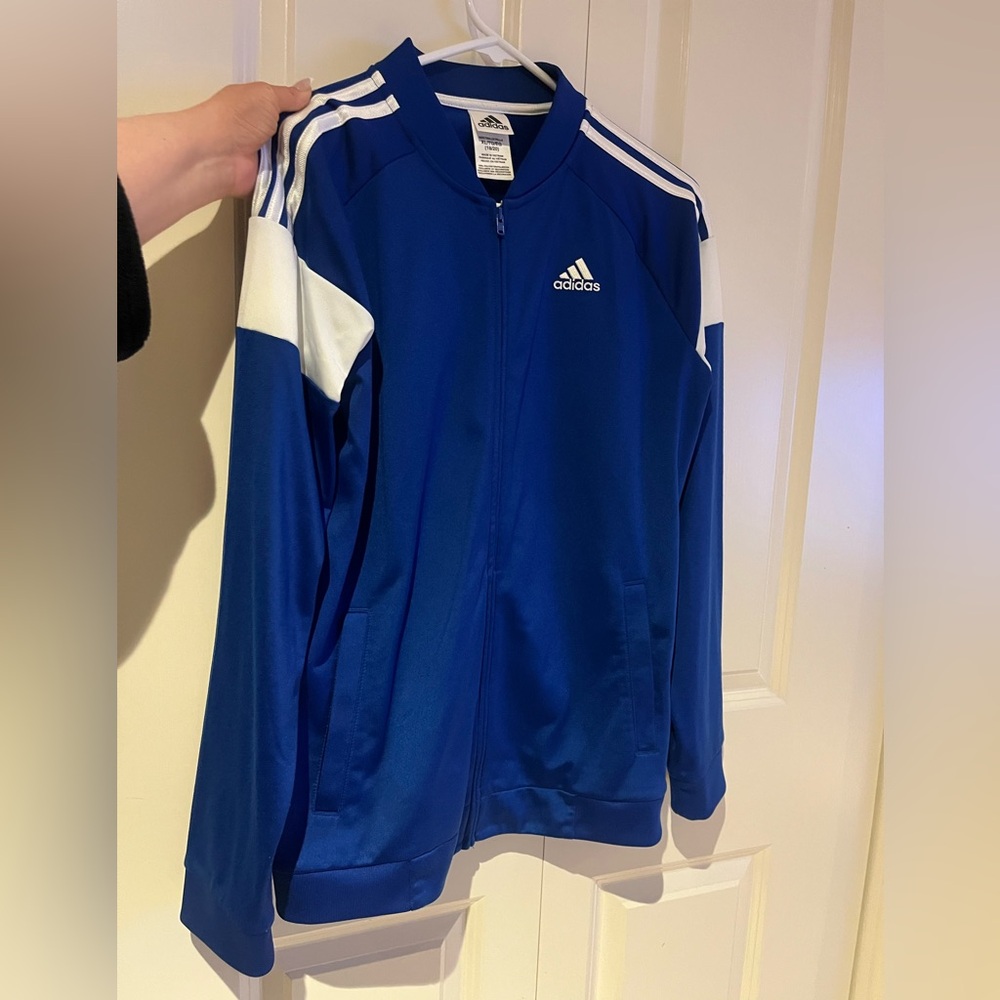 Adidas sweater size XL